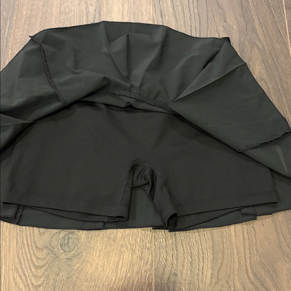 Nike Black Pleated Tennis Skirt with White Trim - S new condition! 😎🖤 - Picture 3 of 7